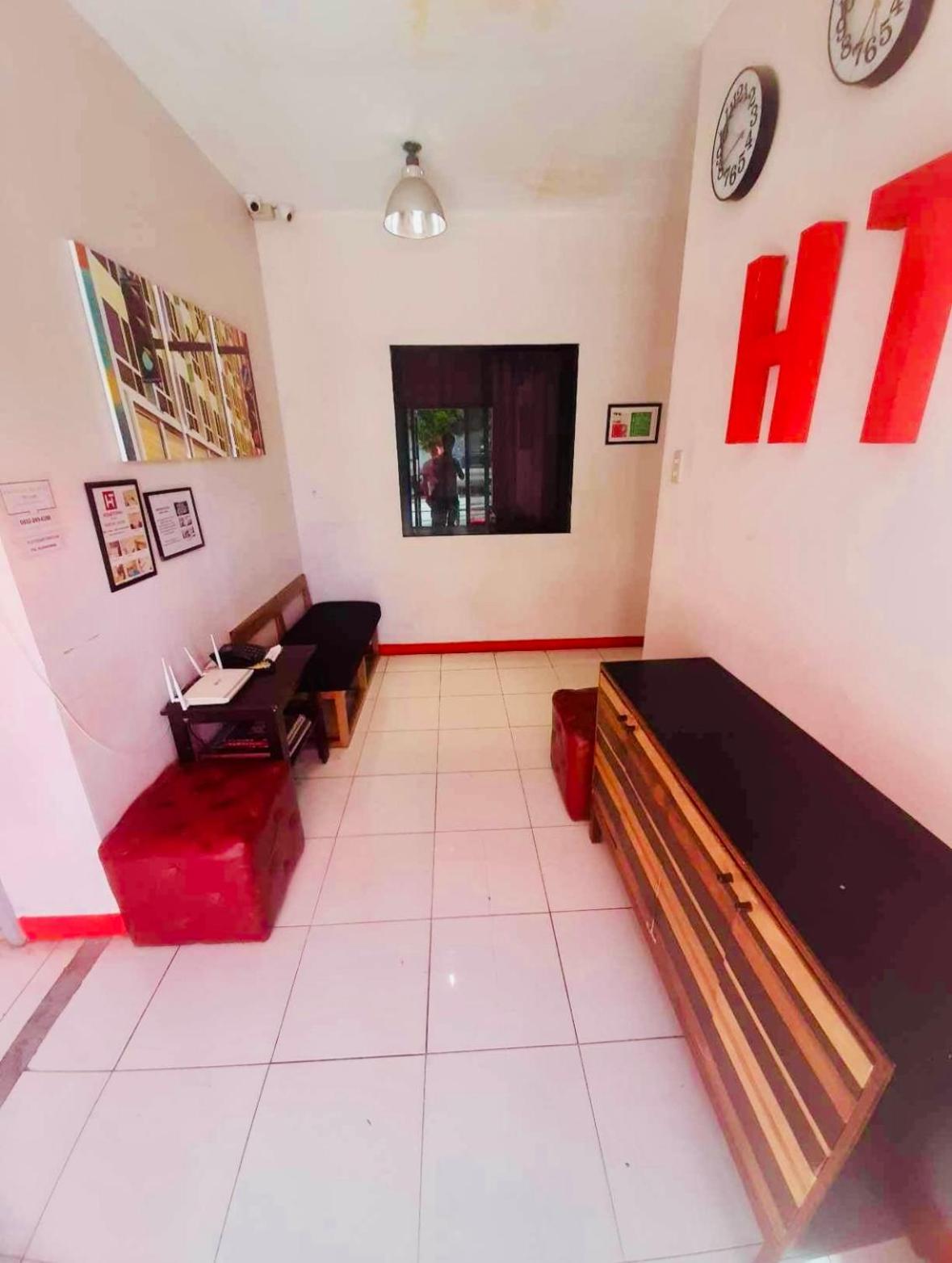 Hometown Hotel - Lacson Bacolod Esterno foto